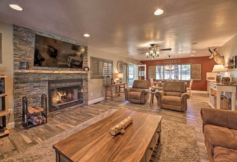 2 Story Home W/ Grill: 4 Mi To Woodland Lake!