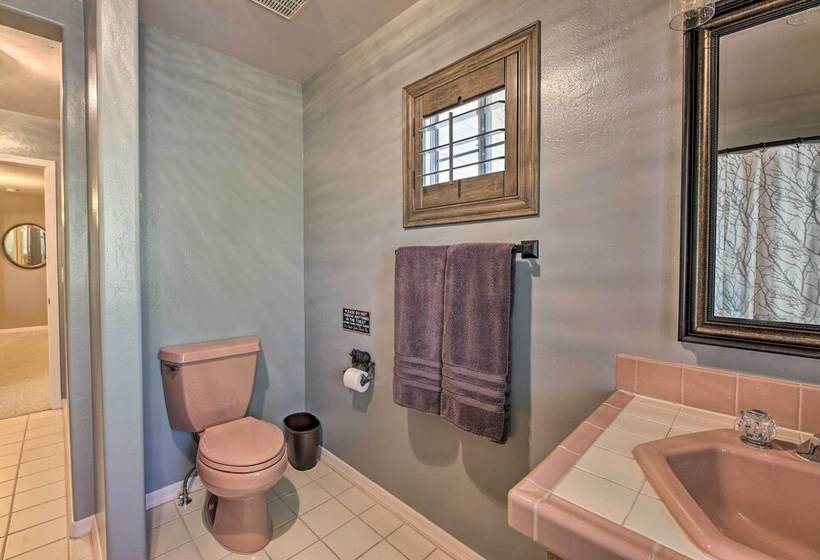 2 Story Home W/ Grill: 4 Mi To Woodland Lake!