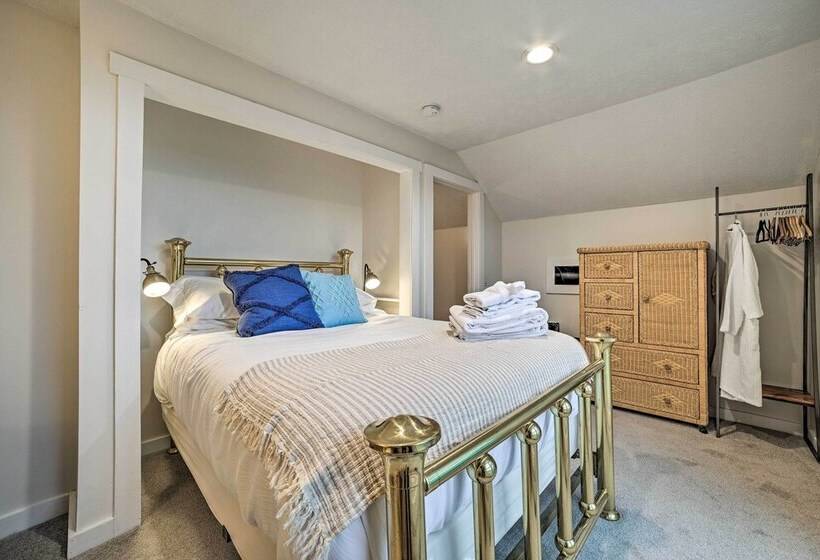 4 Seasons Bellaire Haven For Friends & Family!