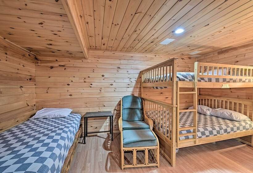 Warrensburg Cabin W/ Hot Tub: 15 Mi To Lake George