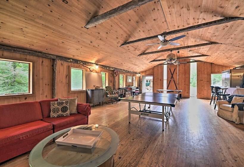 Warrensburg Cabin W/ Hot Tub: 15 Mi To Lake George