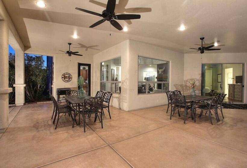 Adobe Arizona Home W/ City & Mountain Views