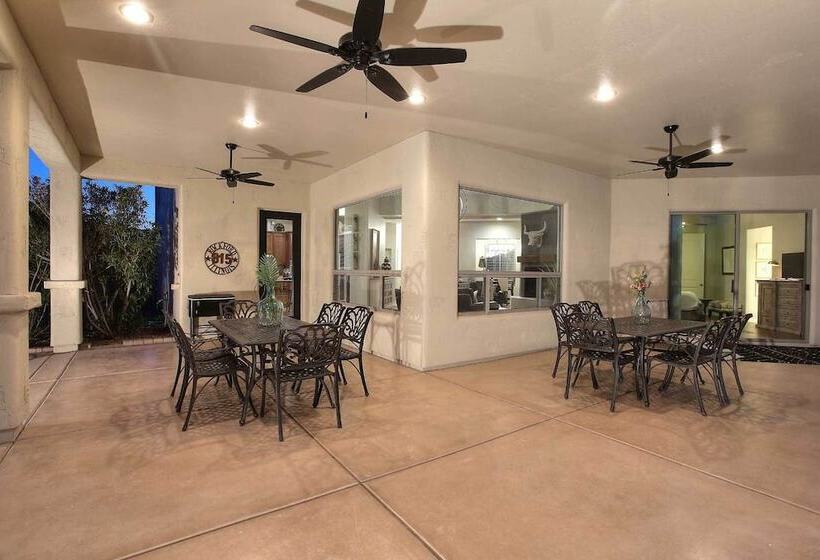 Adobe Arizona Home W/ City & Mountain Views
