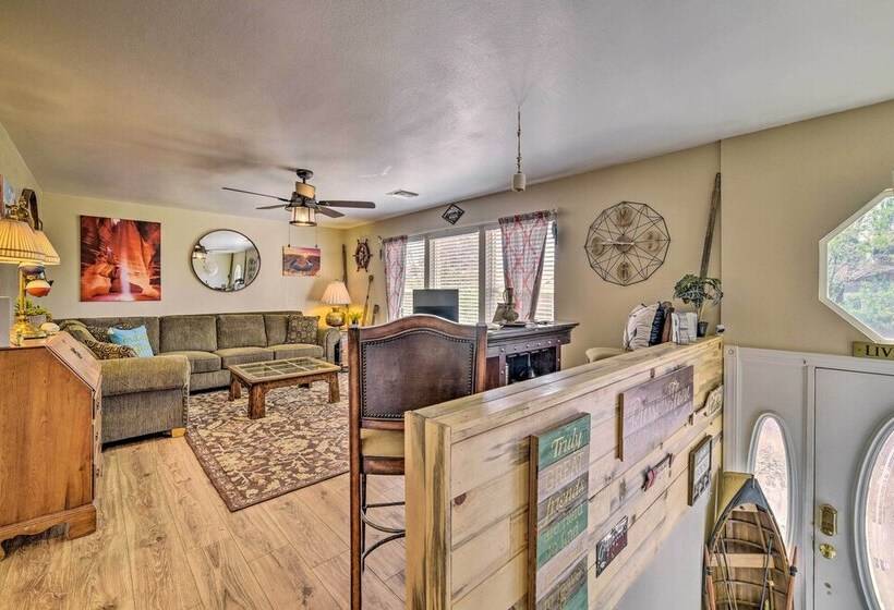 Vibrant Paradise In Page ~ 1 Mi To Canyon Tours!