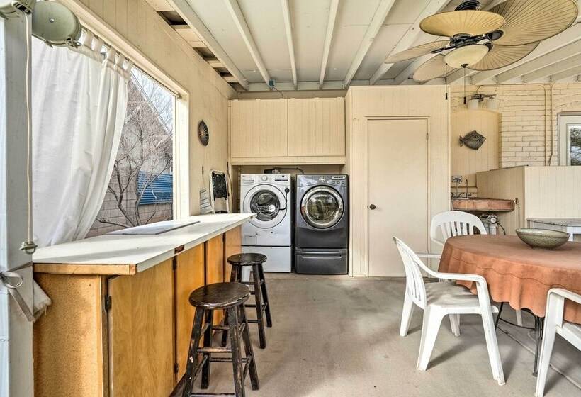 Annies Green Bungalow: 2 Mi To Downtown Phoenix!