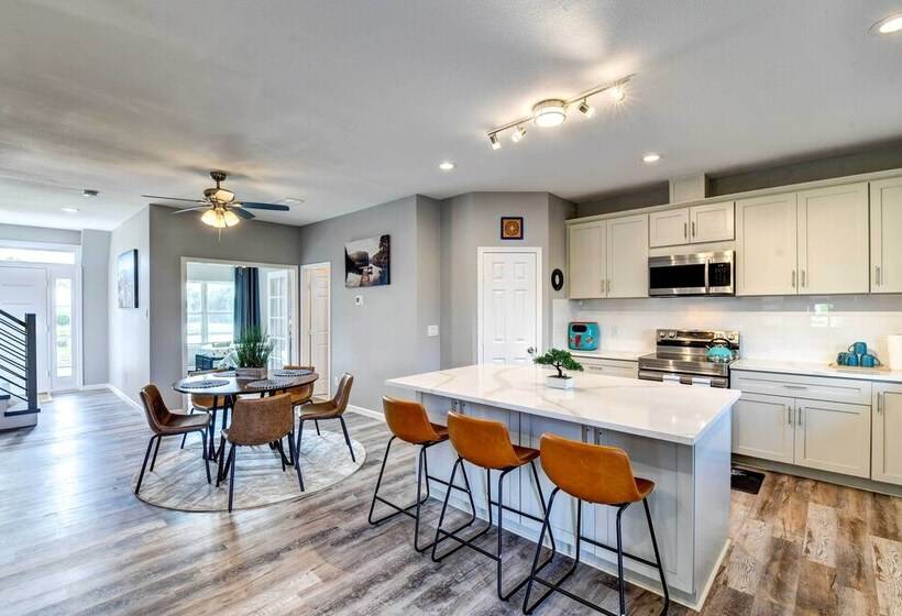 Arlington Home W/ Yard: 2 Mi To At&t Stadium!