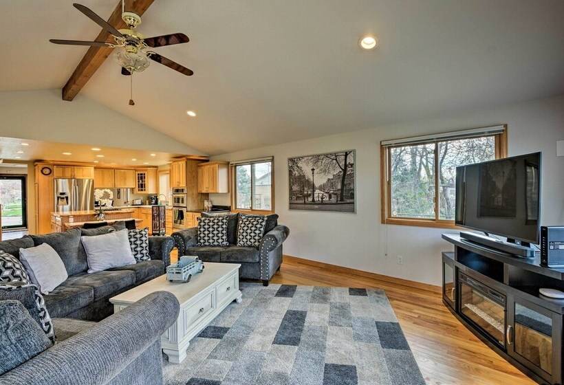 Arvada Home W/ Beautifully Landscaped Yard!