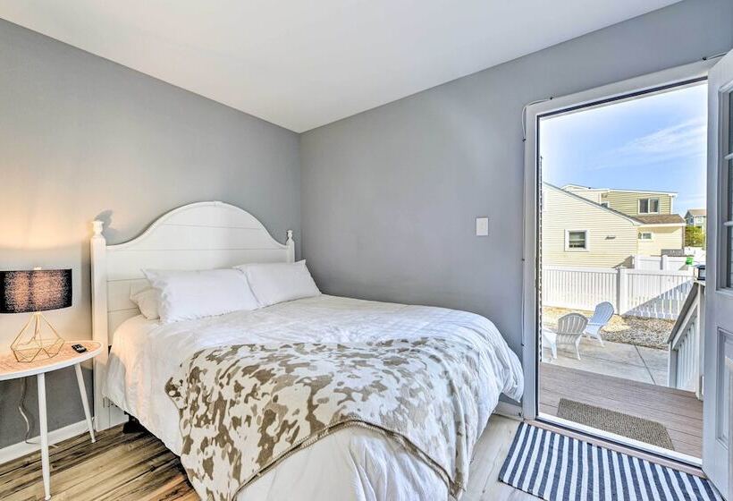 Bayfront Brigantine Escape W/ Porch & Bay Views!