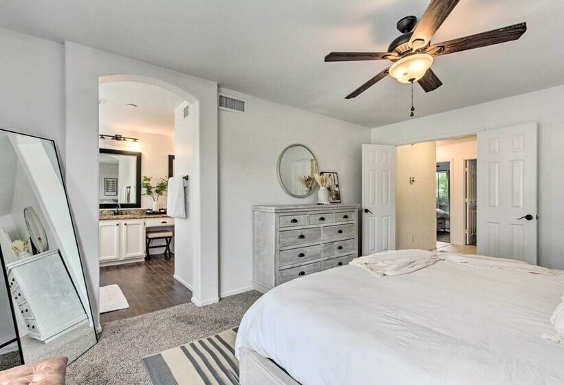 Beautiful Chandler Escape W/ Putting Green & Pool!