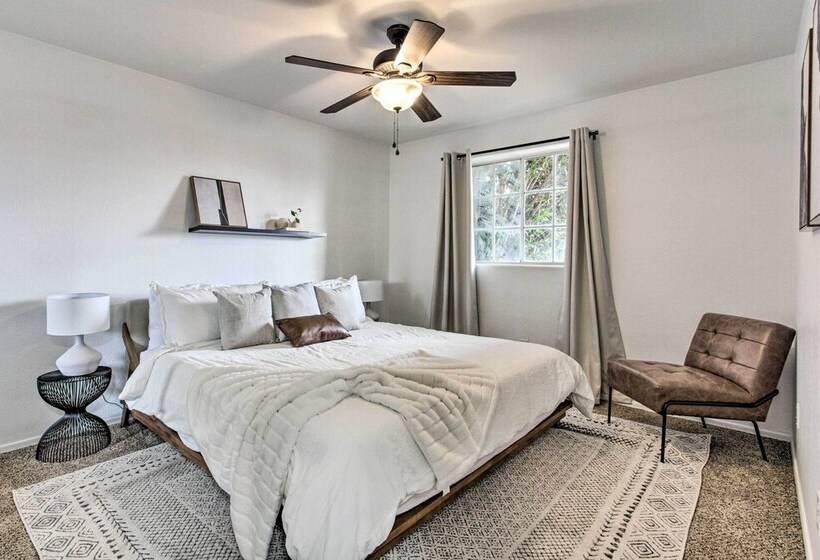 Beautiful Chandler Escape W/ Putting Green & Pool!