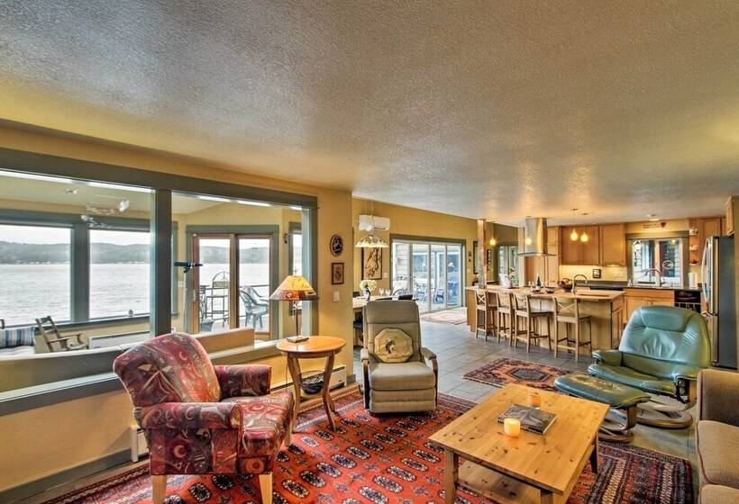 Beautiful Home On Hood Canal W/ Hot Tub & Dock!