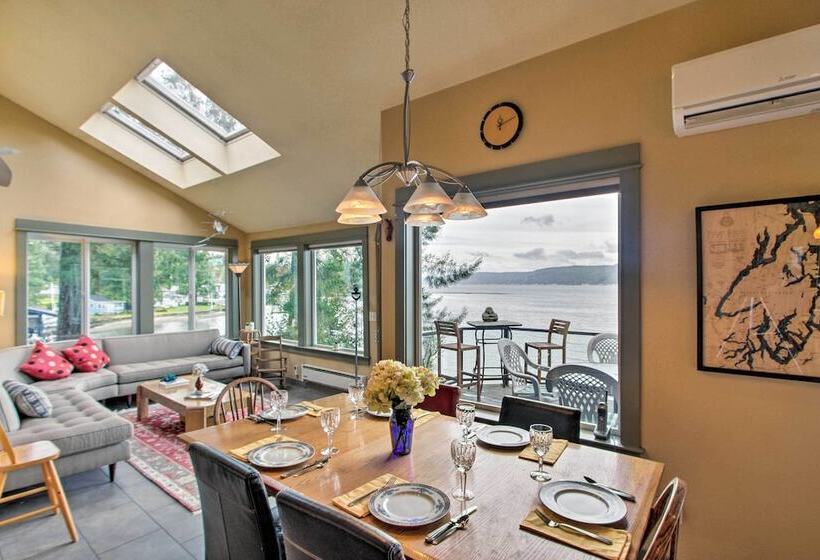 Beautiful Home On Hood Canal W/ Hot Tub & Dock!