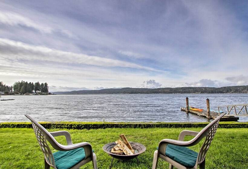 Beautiful Home On Hood Canal W/ Hot Tub & Dock!