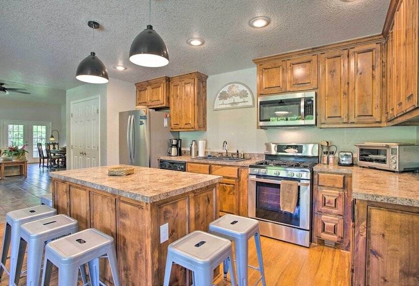 Beautiful Lake Murray Retreat <1 Mi To Lake!