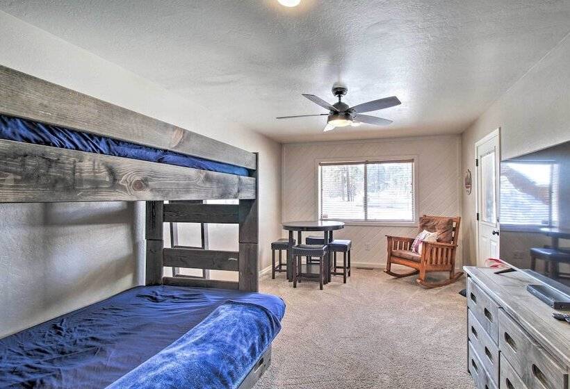 Beautiful Cabin W/ Deck Near Woodland Lake Park!