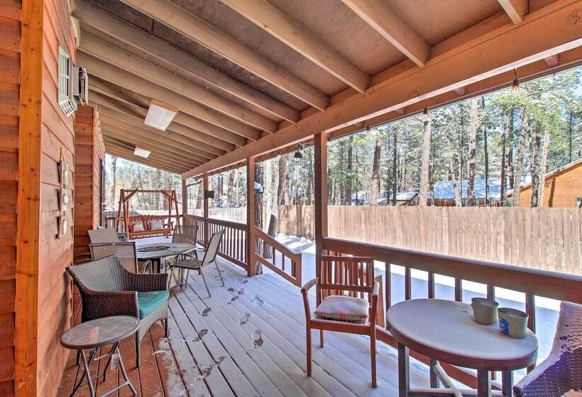 Beautiful Cabin W/ Deck Near Woodland Lake Park!