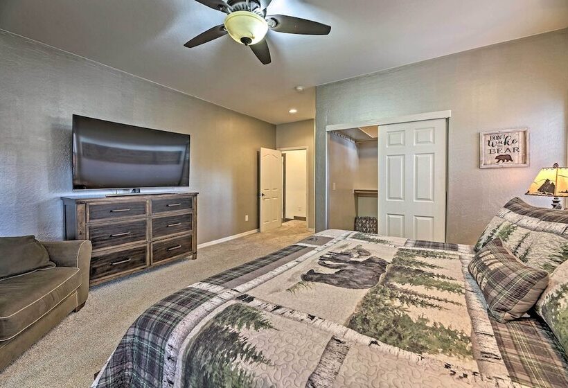 Beautiful Cabin W/ Deck Near Woodland Lake Park!