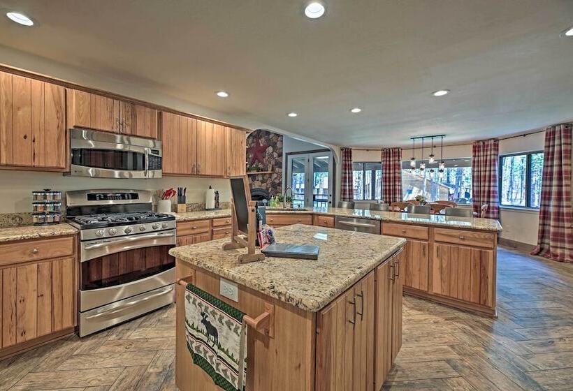 Beautiful Cabin W/ Deck Near Woodland Lake Park!