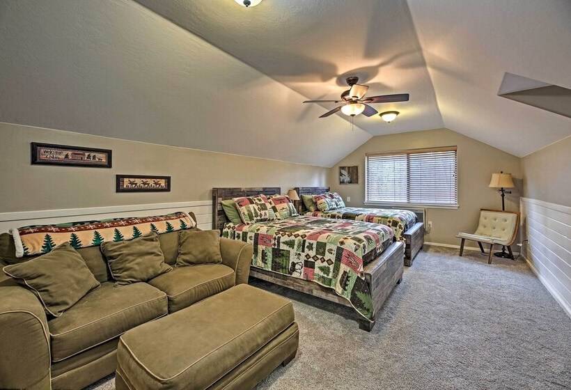 Beautiful Cabin W/ Deck Near Woodland Lake Park!