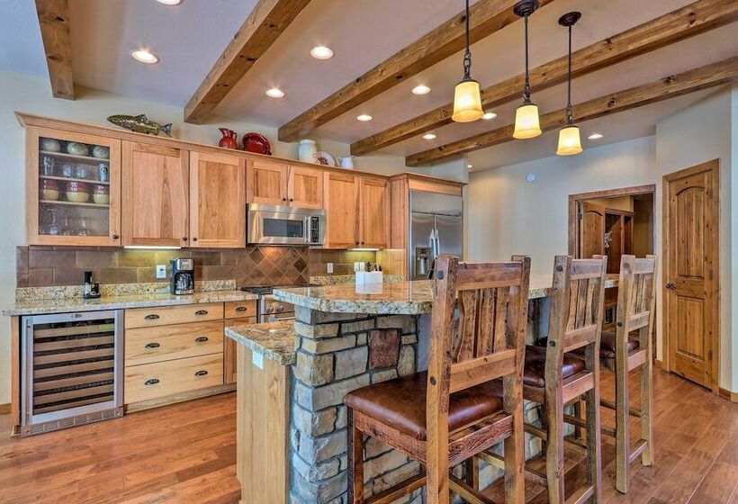 Furnished Deck + Fire Pit: Show Low Hideaway!