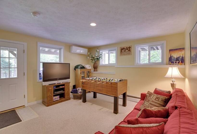 Bethel Chalet W/ Hot Tub: 3 Miles To Sunday River!