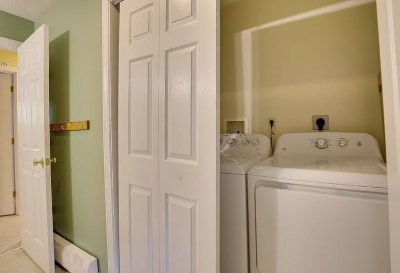 Bethel Chalet W/ Hot Tub: 3 Miles To Sunday River!