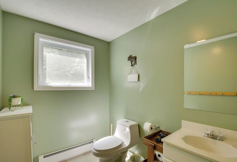 Bethel Chalet W/ Hot Tub: 3 Miles To Sunday River!