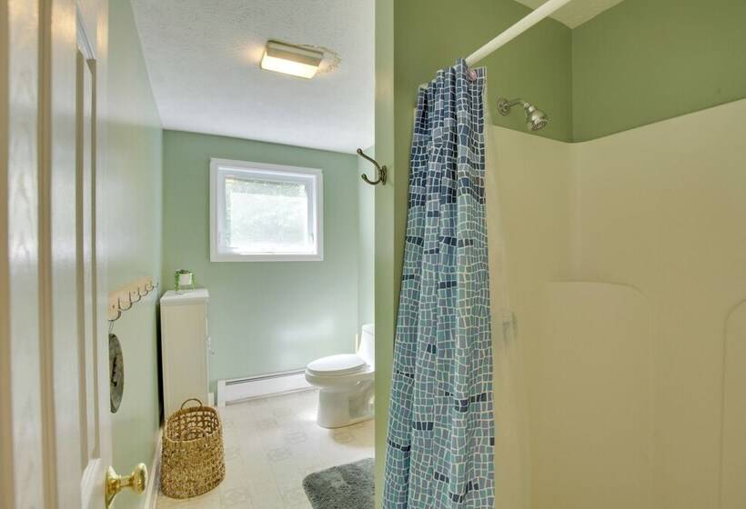 Bethel Chalet W/ Hot Tub: 3 Miles To Sunday River!