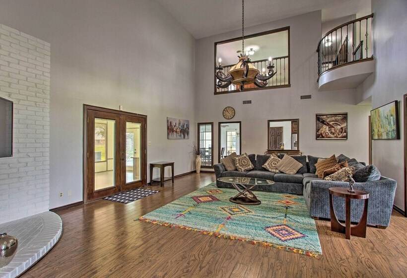 Big Barrels Ranch  On 50 Acres: Countryside Views