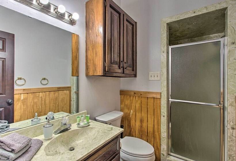 Big Barrels Ranch  On 50 Acres: Countryside Views