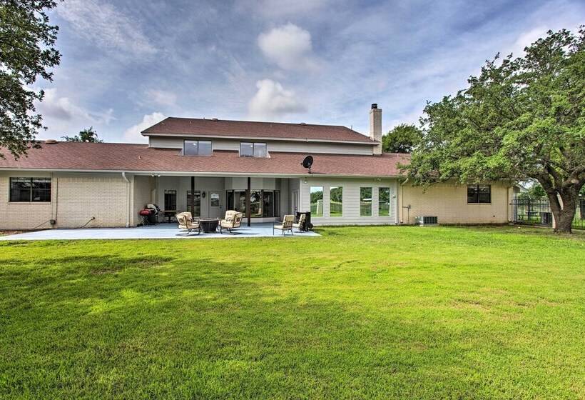 Big Barrels Ranch  On 50 Acres: Countryside Views