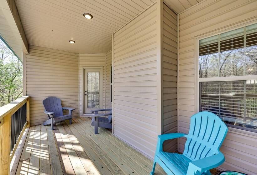 Biking Haven: Charming Bella Vista Home W/ Games!