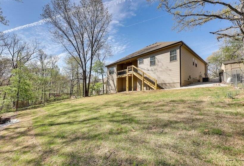 Biking Haven: Charming Bella Vista Home W/ Games!