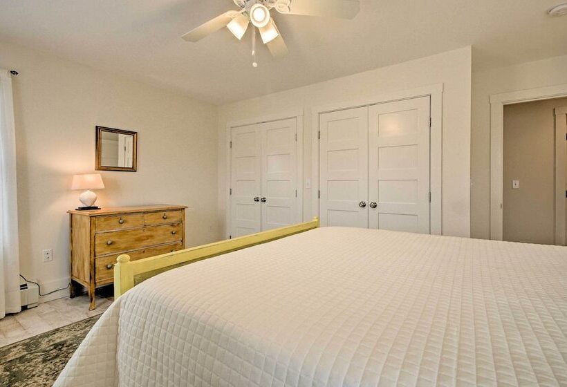 Boothbay Harbor Beach House By Park & Restaurants!