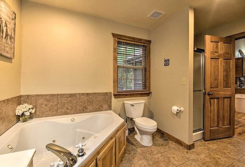 Branson West Family Cabin Near Pga Golf Course!