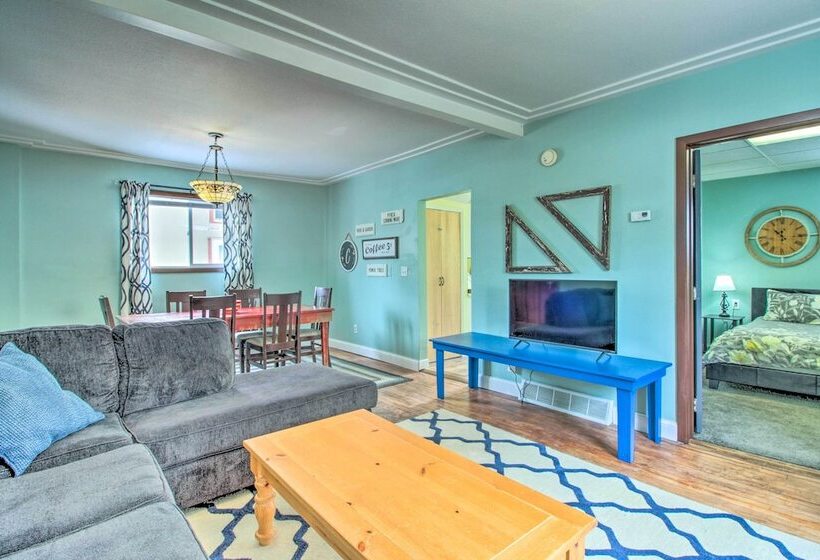 Bright Crosby Home   Walk To Main St & Beach!