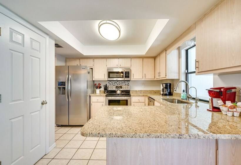 Modern Home W/ Peloton Bike & Grill In Cape Coral!