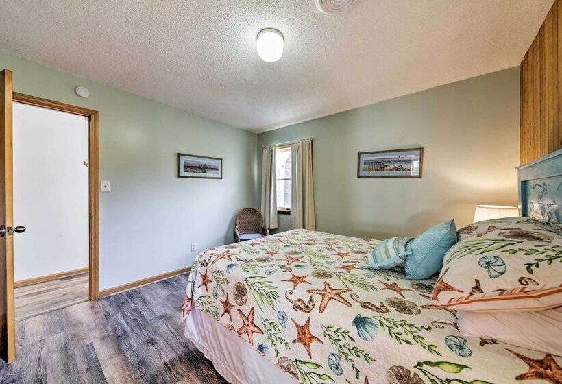 Bright Southern Shores Family Home < 1 Mi To Beach