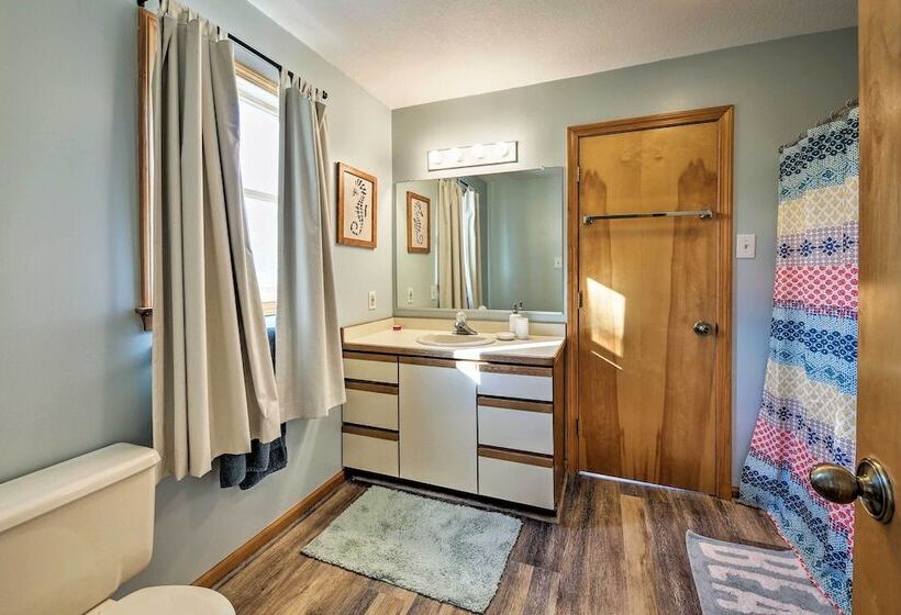 Bright Southern Shores Family Home < 1 Mi To Beach