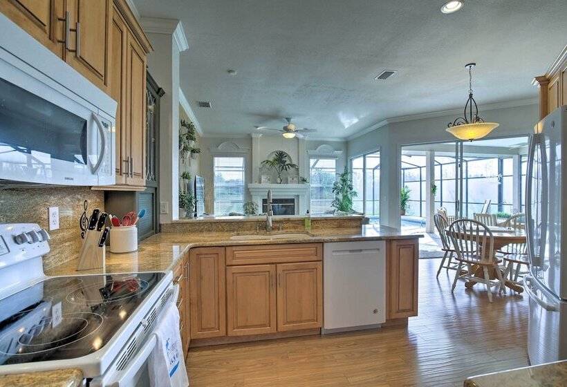 Bright & Sunny Riverview Oasis W/ Pool & Pond