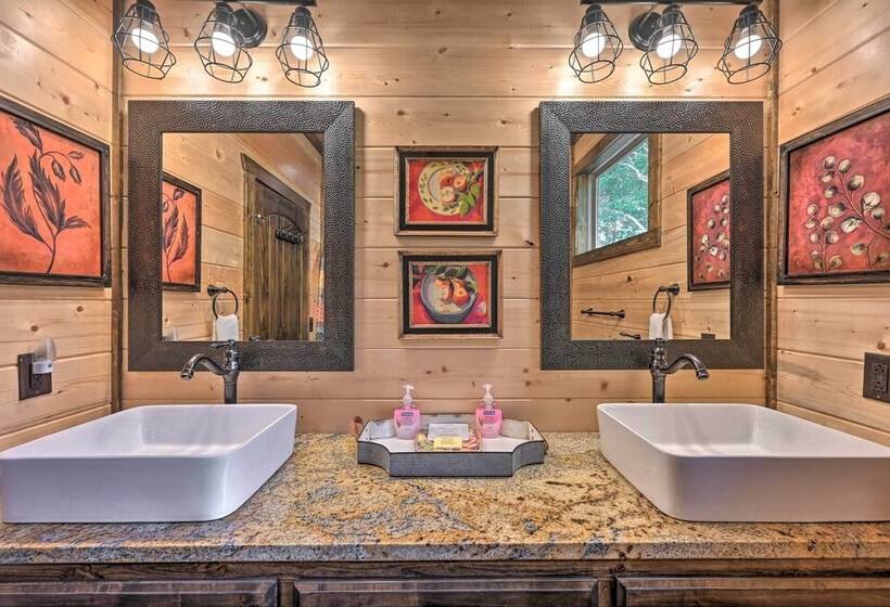 Broken Bow Cabin: 5 Mi To Beavers Bend Marina!