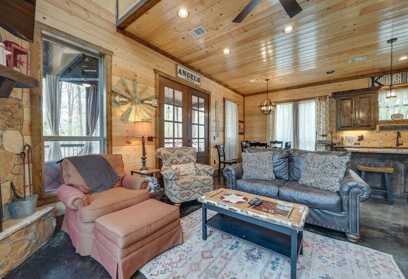 Broken Bow Cabin: 5 Mi To Beavers Bend Marina!