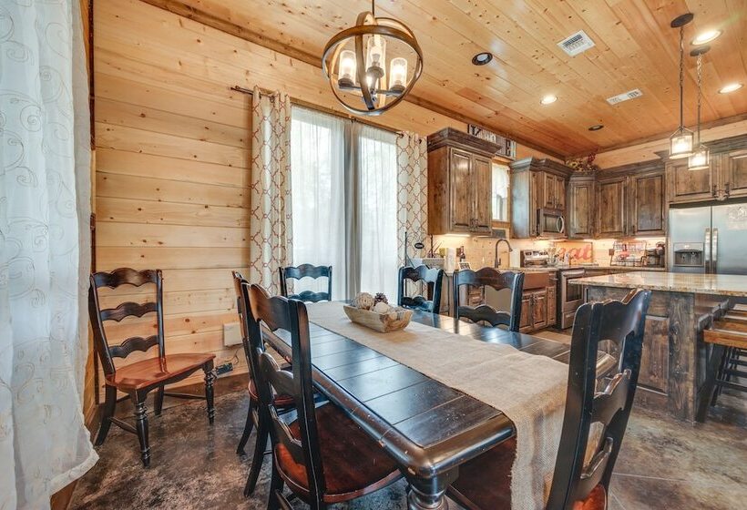Broken Bow Cabin: 5 Mi To Beavers Bend Marina!