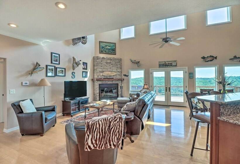 Bull Shoals Retreat W/ Panoramic River Views!