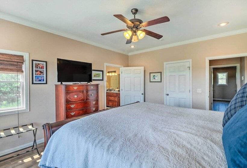 Bull Shoals Retreat W/ Panoramic River Views!