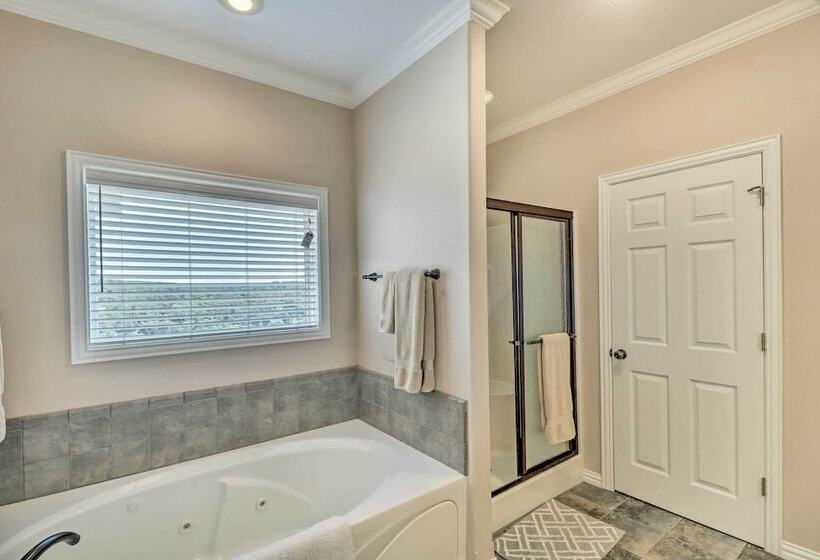 Bull Shoals Retreat W/ Panoramic River Views!