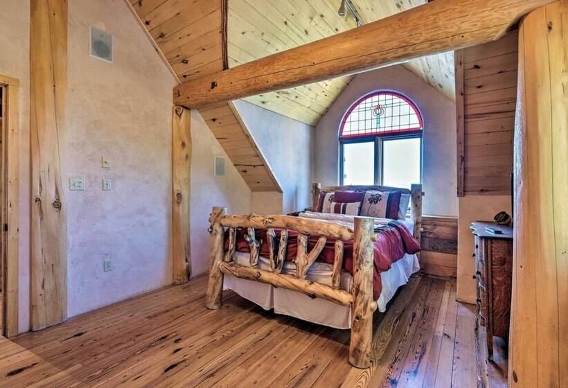 Burning Sky Lodge : Private Hot Tub & Ski In/out