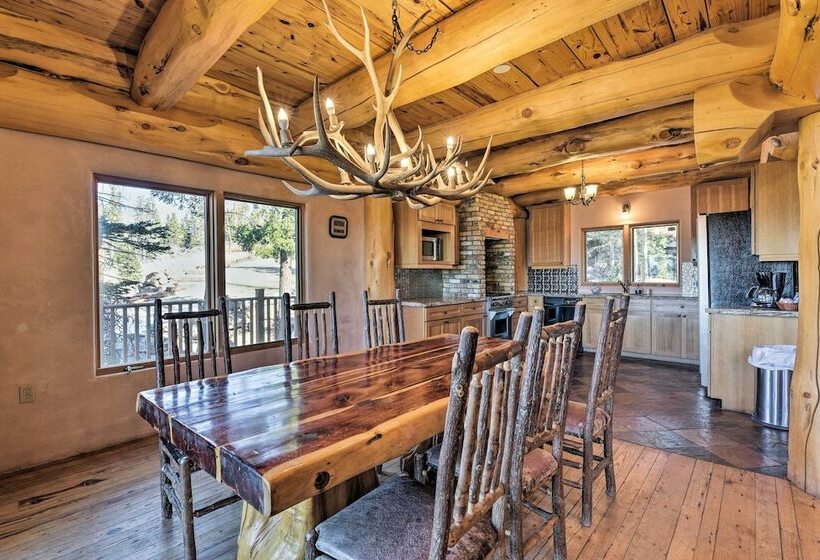 Burning Sky Lodge : Private Hot Tub & Ski In/out