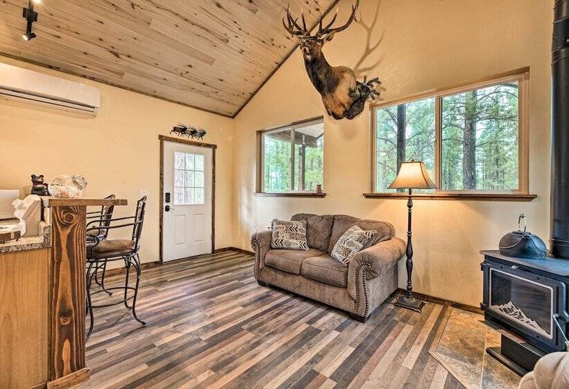 Cabin At The Little Ranch : Hiking On Site!