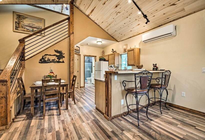 Cabin At The Little Ranch : Hiking On Site!